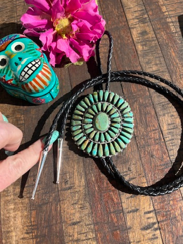 Kingman Turquoise Cluster Bolo