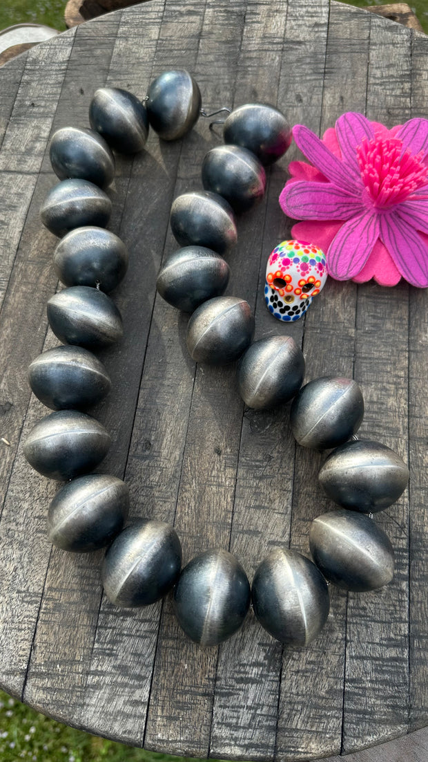 30" 40mm Navajo Pearls