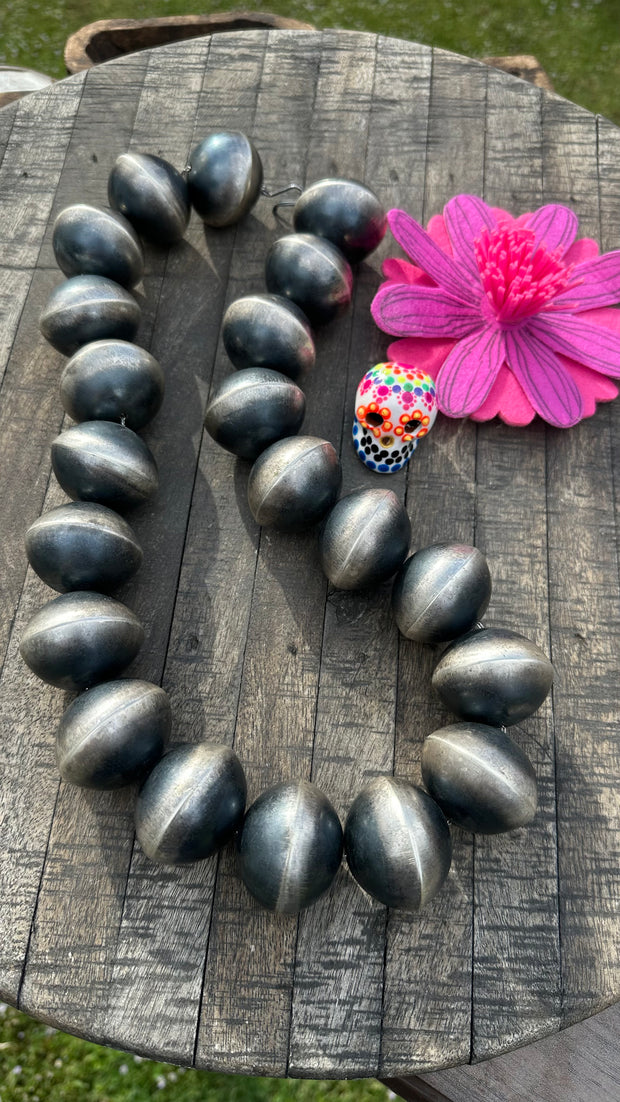 30" 40mm Navajo Pearls