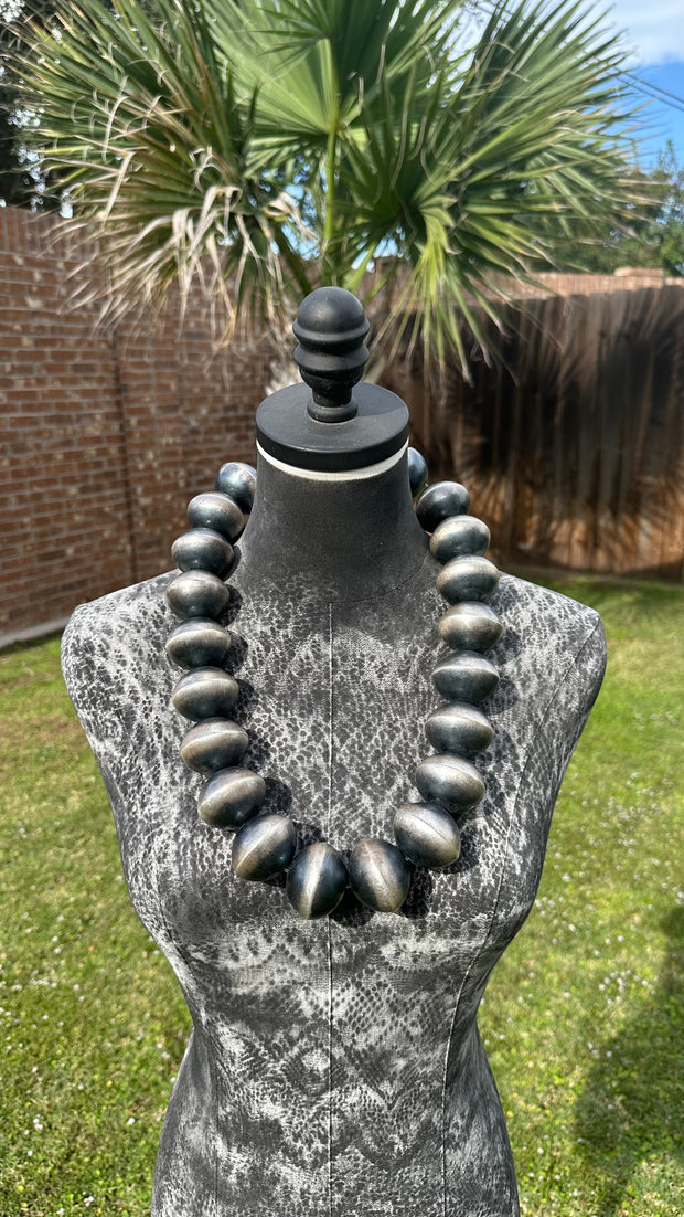 30" 40mm Navajo Pearls