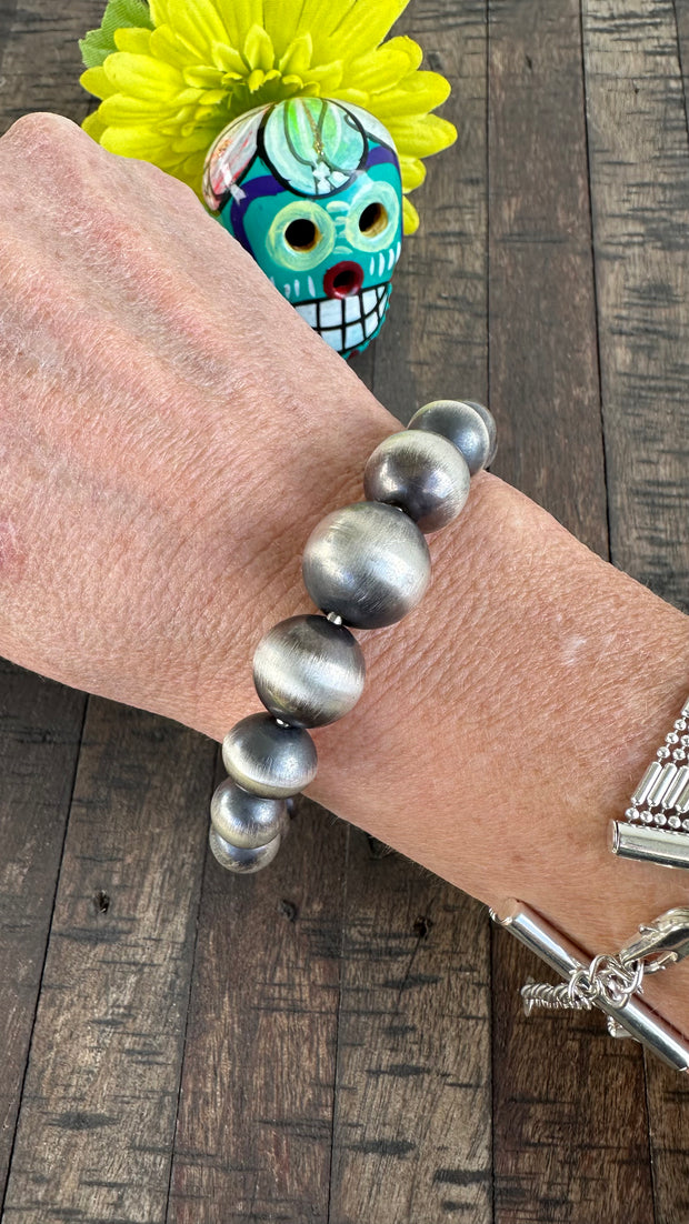 Graduated Pearl Cuff