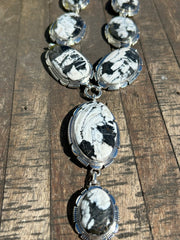 White Buffalo Lariat Set