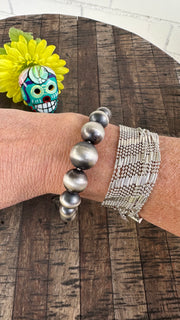 Graduated Pearl Cuff