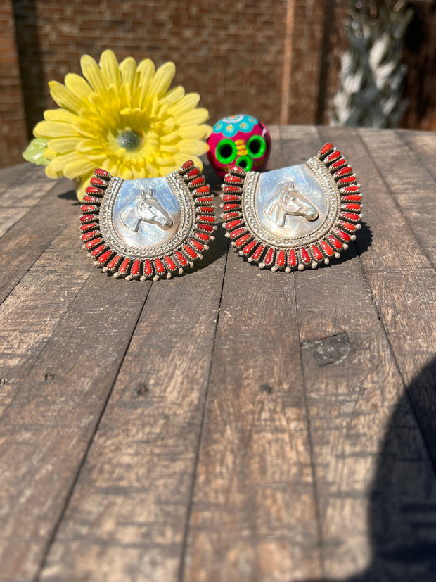 Adjustable Coral Horse Head Ring