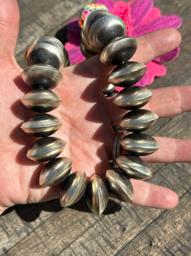 21" Graduated Saucer Pearls