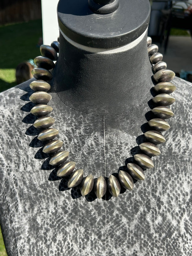 21" Graduated Saucer Pearls