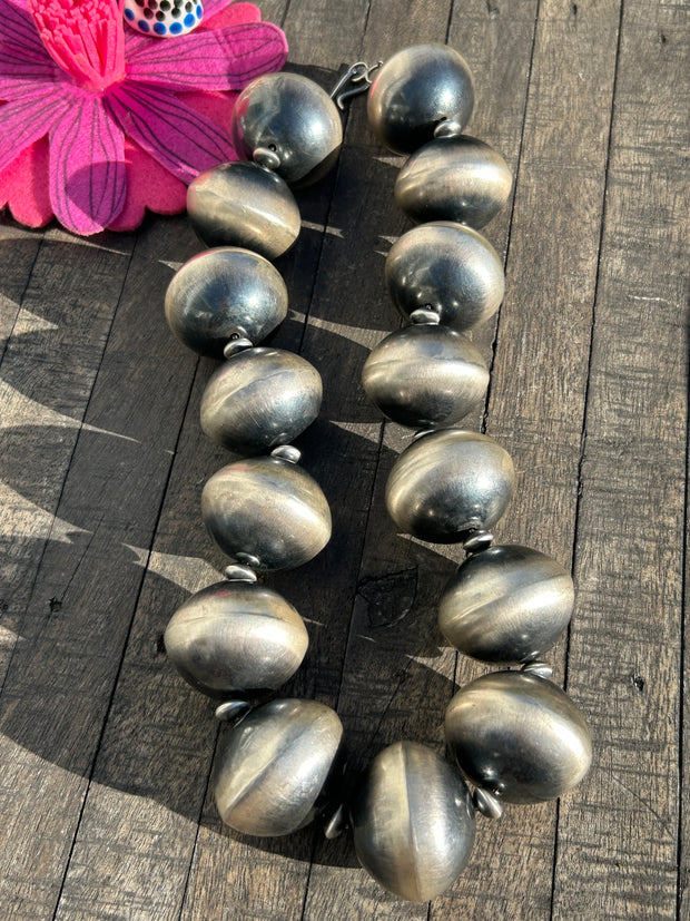 23"  35mm Navajo Pearls