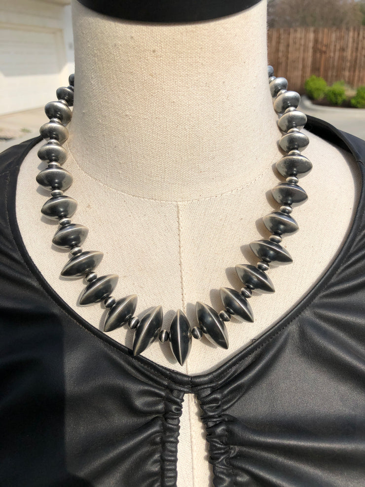 20" Graduated Saucer Necklace