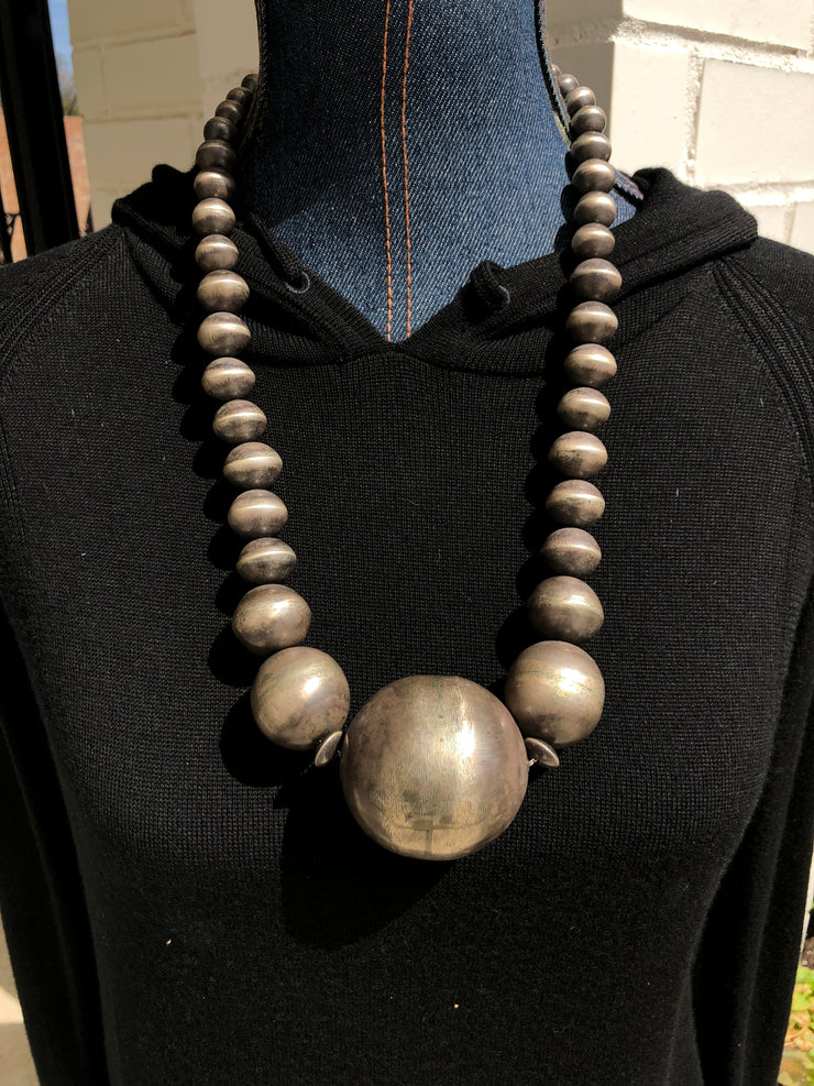 "Wrecking Ball" Pearls Necklace Set